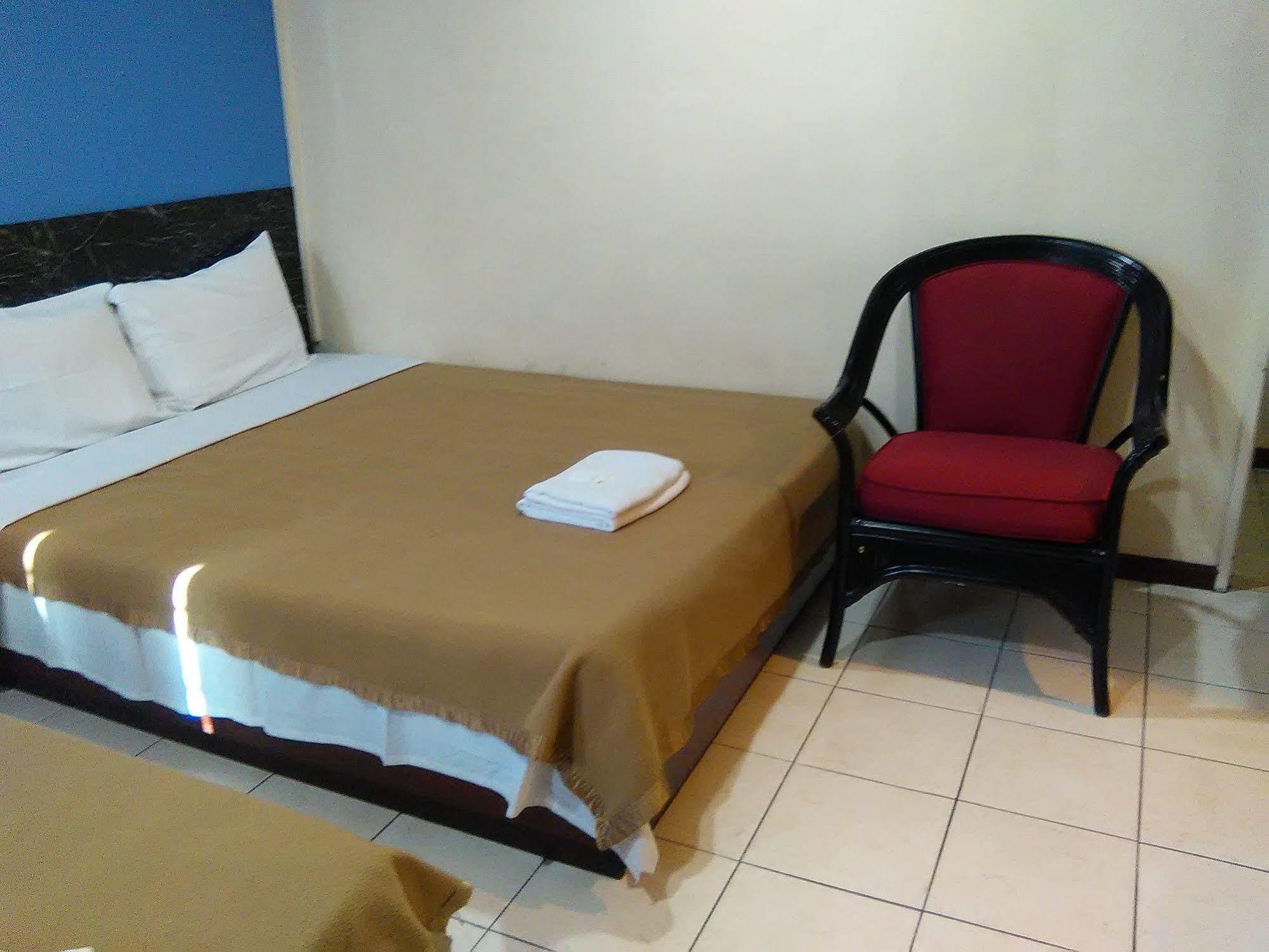 Kapit Hotel Kuching Exterior photo
